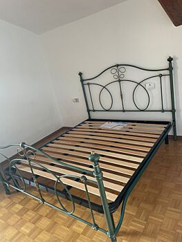 Eleganti Letti in ferro moderno Nigusil, in Verde decapè