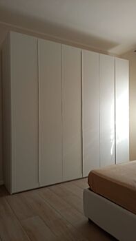 Nuovo Armadio moderno 6 ante Bianco frassinato