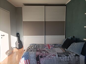 Armadio di design moderno a 2 ante scorrevoli, spatolato Bronzo e Bianco Altea