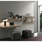 Scrivania sospesa in finitura Noce gold, zona studio per camere e camerette