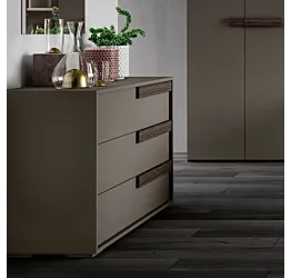 Comò moderno 3 cassetti, Grigio cenere con maniglie cannettato grigio, L.115