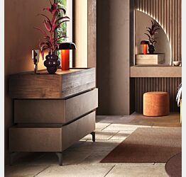 Comò sfalsato 3 cassetti, con piedini, Mercure e Bronzo