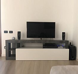 Porta Tv moderno in finitura bianco laccato lucido e ossido