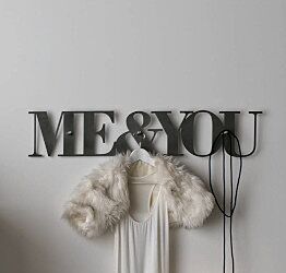 Appendiabiti lettering con scritta Me & You