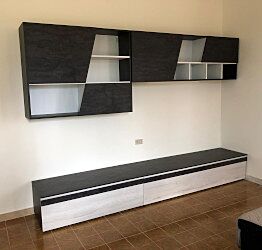 Parete attrezzata di qualità, finitura Legno Bruciato e Rovere sbiancato