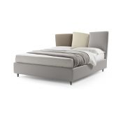 Letto matrimoniale Alkes in ecopelle in finitura grigio seta, bianco panna e tortora