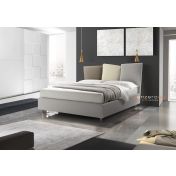 Letto matrimoniale Alkes in ecopelle in finitura grigio seta, bianco panna e tortora