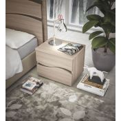 Camera da letto completa, finitura Olmo Perla e letto ecopelle sabbia, Made in Italy