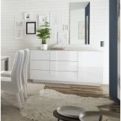 Soggiorno bianco con tavolo, credenza e colonna in finitura Bianco laccato lucido