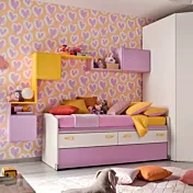 divano letto rosa e giallo