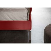 Letto matrimoniale ecopelle king size con testata retrofinita, finitura rossa