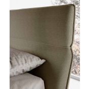 Letto matrimoniale verde militare, testata retrofinita