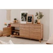 Credenza di design in finitura bamboo con tre ante e tre cassetti 