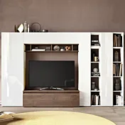 parete bianca con librerie