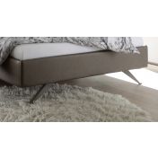 Letto imbottito Titanium in ecopelle Marrone