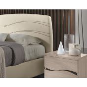 Letto matrimoniale contenitore, finitura ecopelle sabbia