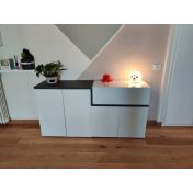 Promozione madia moderna con 4 ante e 1 cassetto in finitura Bianco lucido e Ardesia 