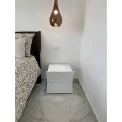 Moderno Comodino di design a 2 cassetti sagomati, bianco lucido, linea arco