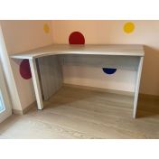 Moderna Scrivania moderna con gamba in metallo in finitura Ciliegio Bianco