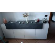 Conveniente Madia moderna bianca lucida con cassetto ardesia a 4 ante 