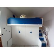 Letto a castello con armadio inferiore in finitura Cadaques e Bianco opaco