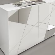 Credenza Madia moderna serigrafata con 2 ante e specchi in finitura Bianco lucido