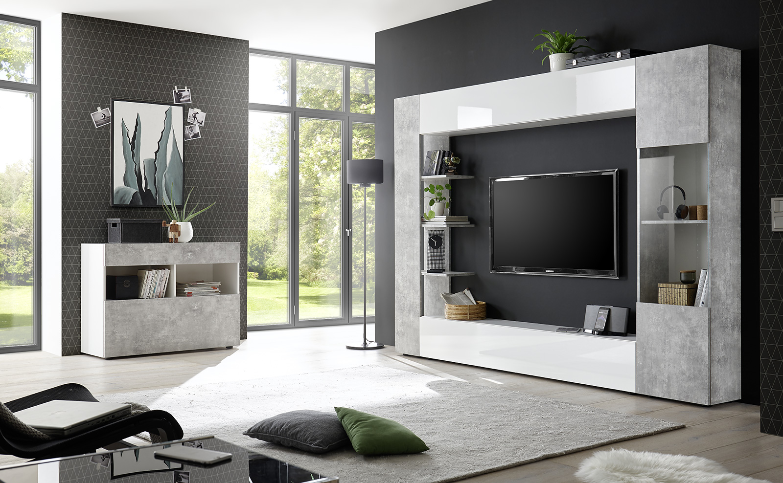 Sala moderna con parete attrezzata e madia, finitura Beton e Bianco Lucido