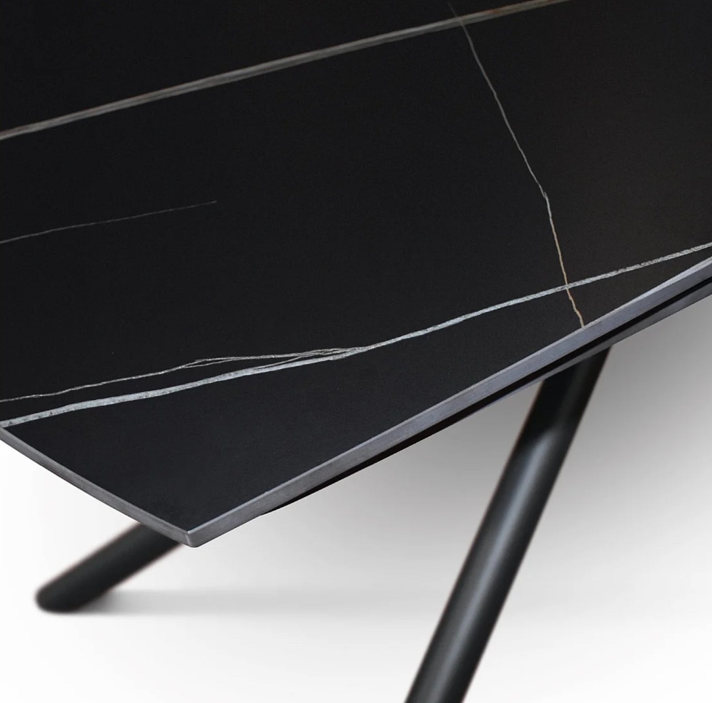 Tavolo allungabile in ceramica opaco