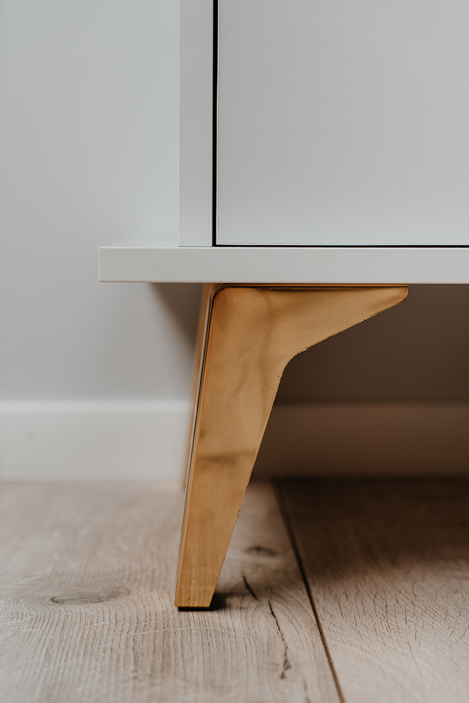 Soggiorno Oslo composto da 3 madie e un porta tv in finitura bianco e oro