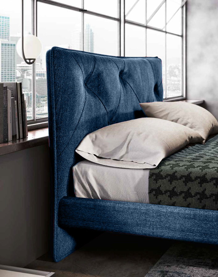 Letto matrimoniale cobalto in tessuto, 180 x 200 con testata retrofinita versione king size