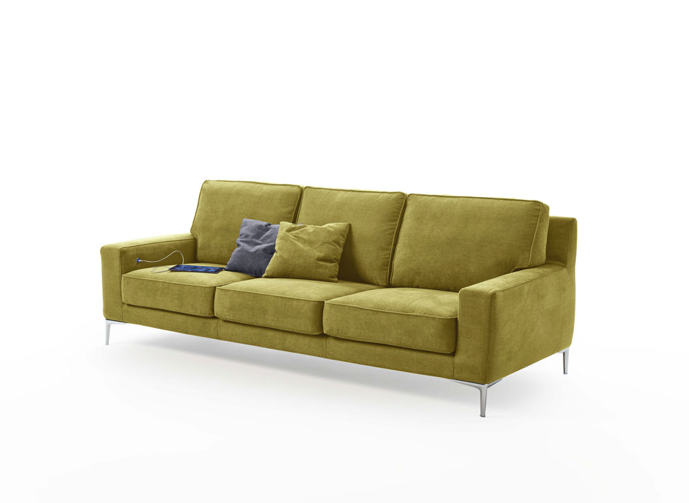 Divano Tor a 3 posti con presa USB integrata, tessuto verde salvia