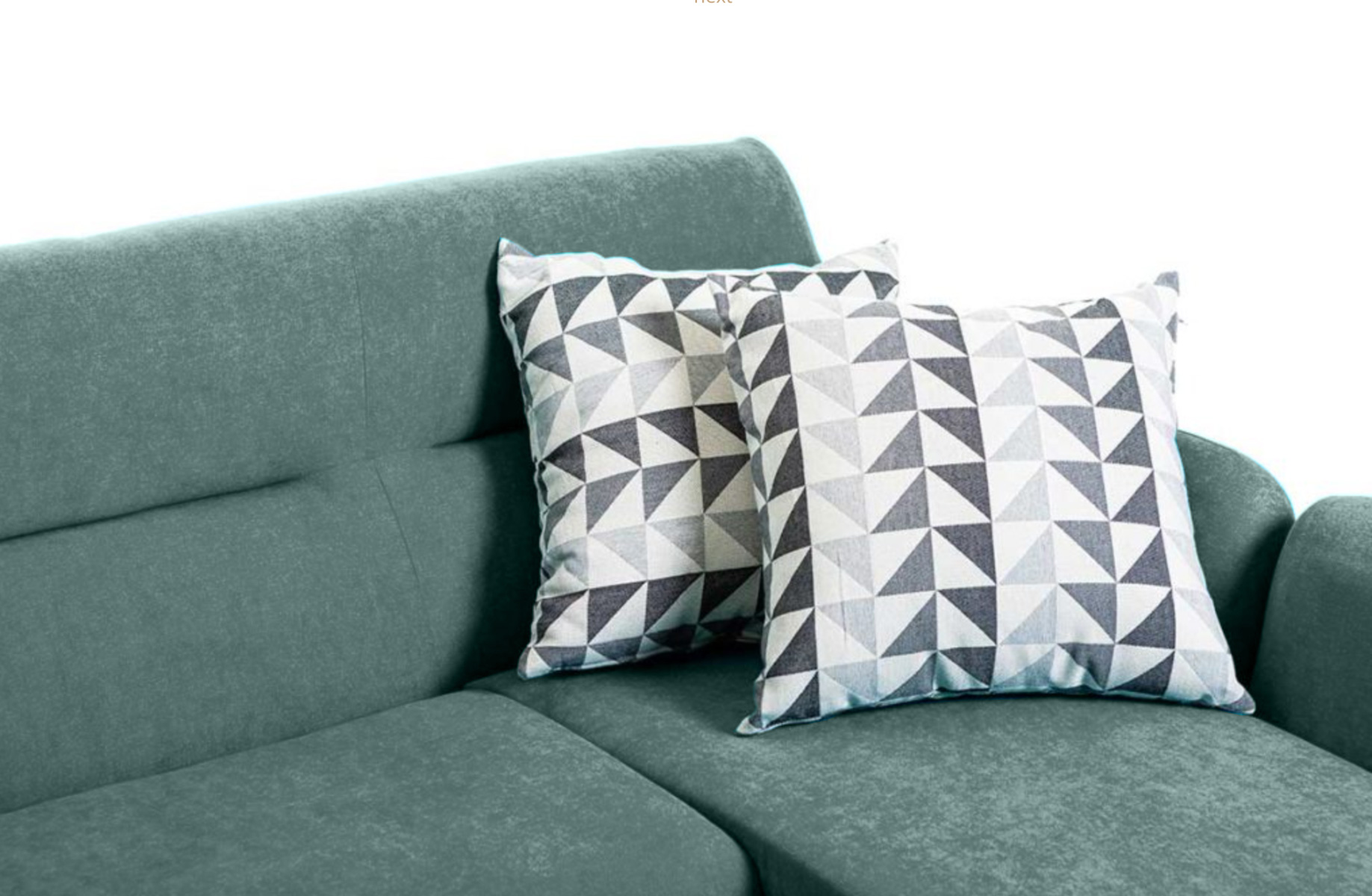 Divanetto moderno Manaslu con gambe in legno, 3 posti angolare