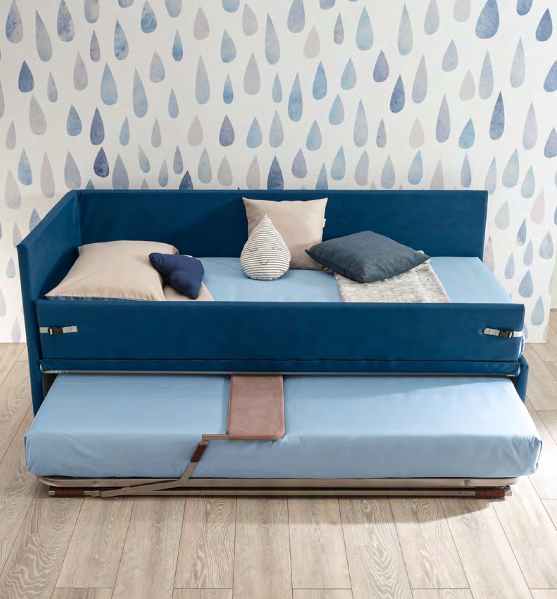 Divano letto Bravo Moretti Compact con secondo letto estraibile, ecopelle Cobalto