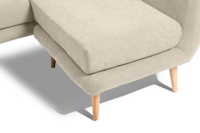 Divano moderno Eiger con gambe in legno, 3 posti, finitura Avorio