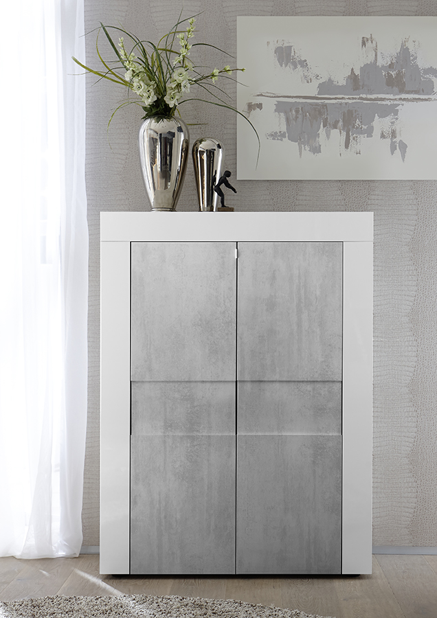 Credenza alta grigio e bianca a 2 ante