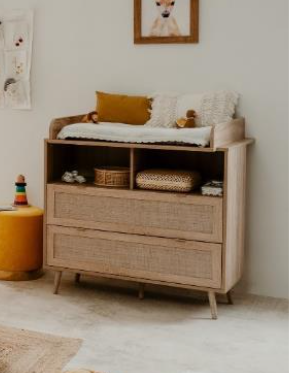 Mobiletto fasciatoio con 2 ante e 2 vani a giorno, finitura Quercia con frontali effetto Rafia