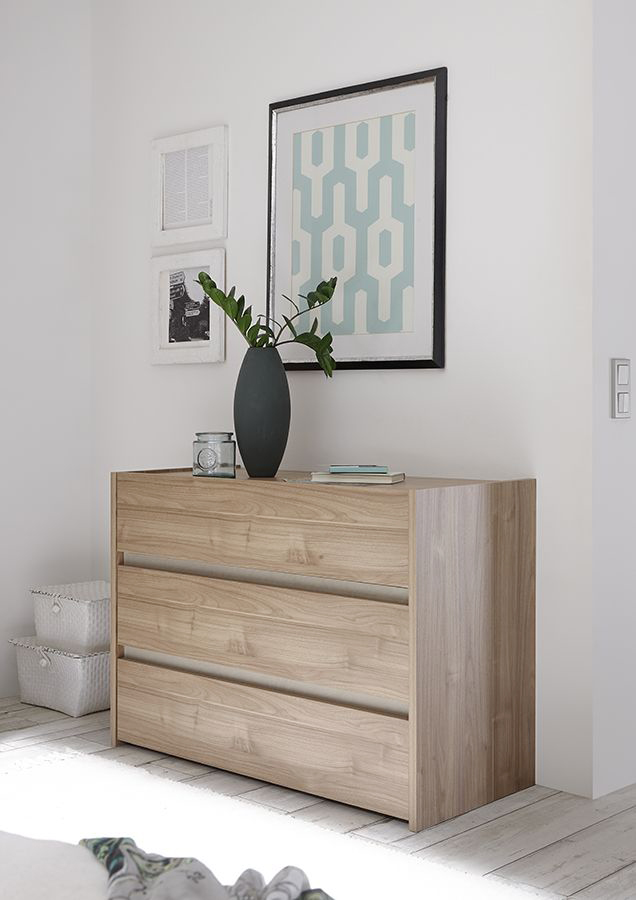 Comò moderno conveniente con 3 cassetti, finitura Noce chiaro e Argilla