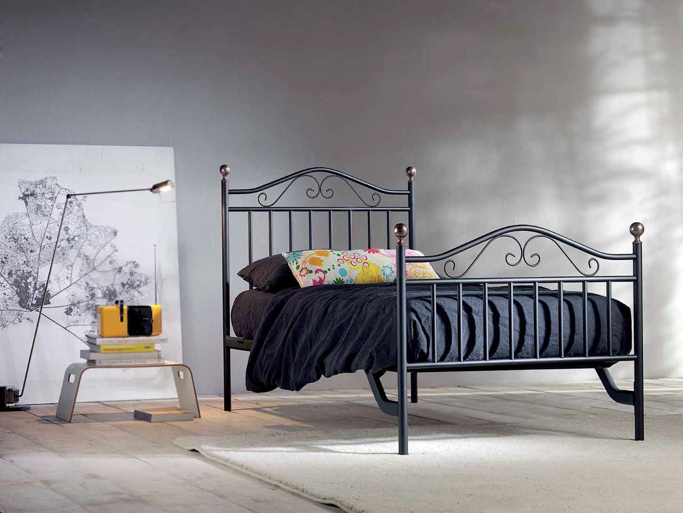 Letto Chauvon in tubolare di ferro, singolo, color grafite, made in Italy