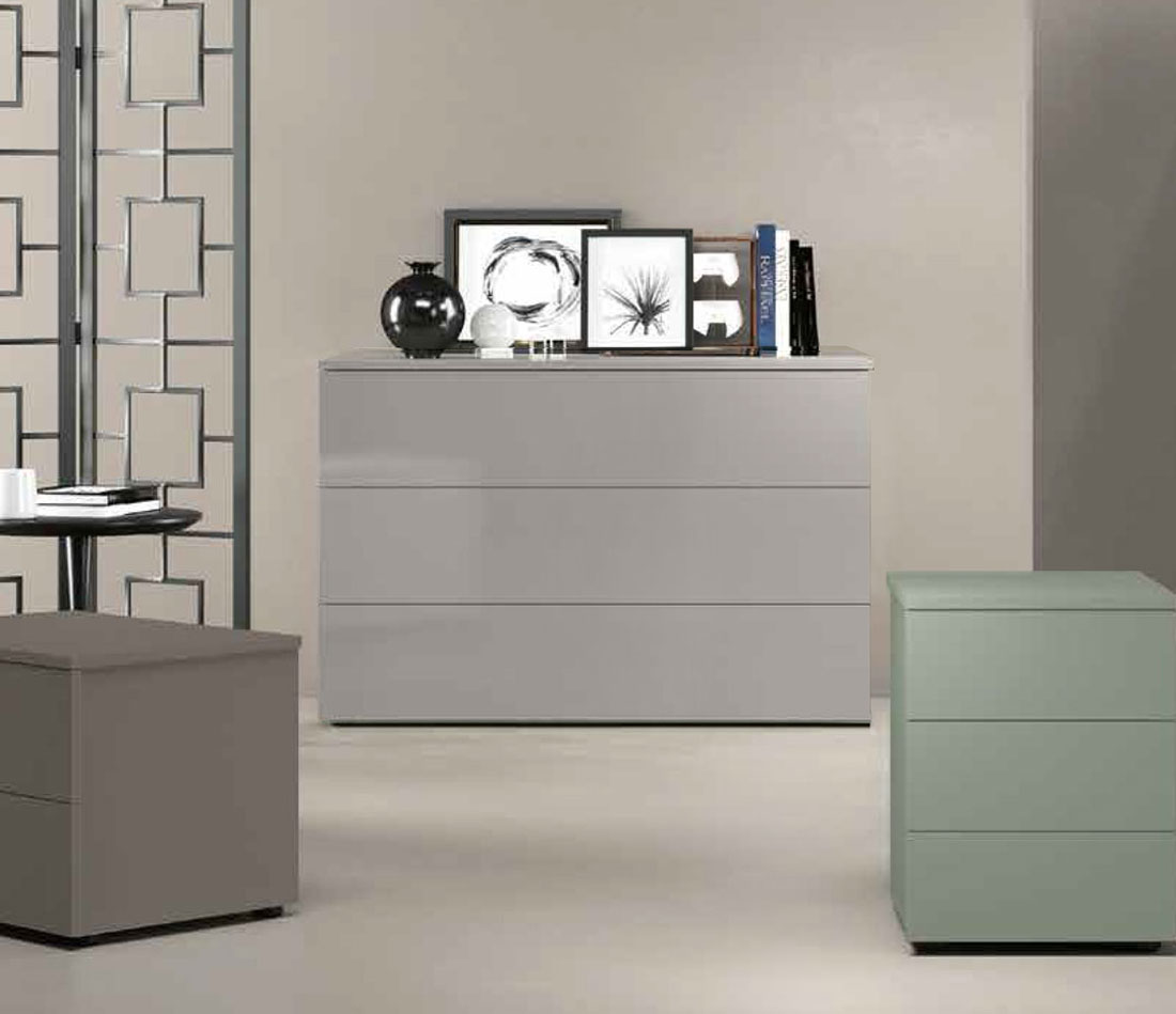 Comò moderno a 3 cassetti in finitura Grigio Seta