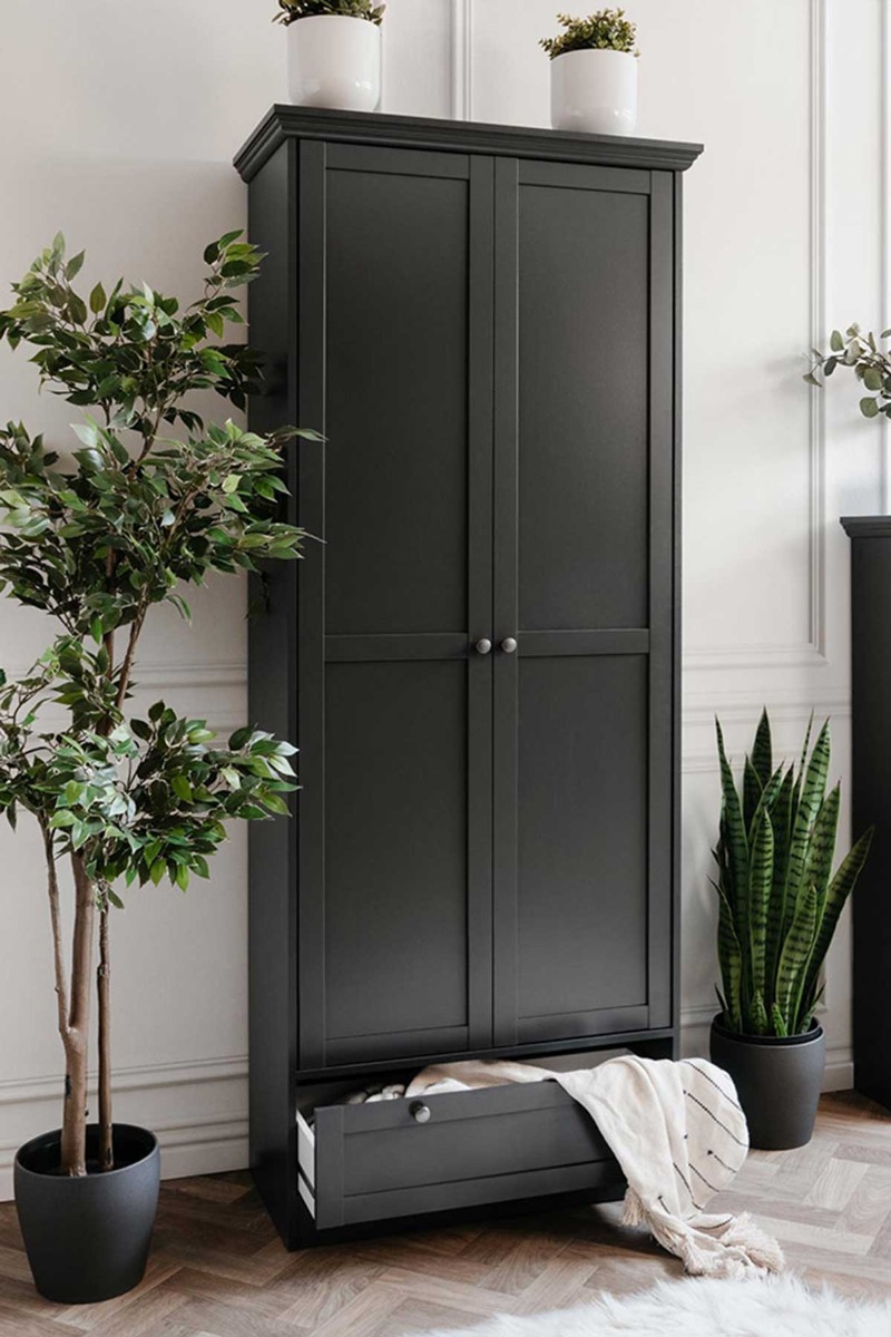 Composizione nordica per l'ingresso grigia antracite 