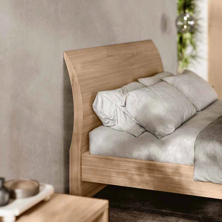 Letto Moorea con testata in legno in finitura Noce biondo