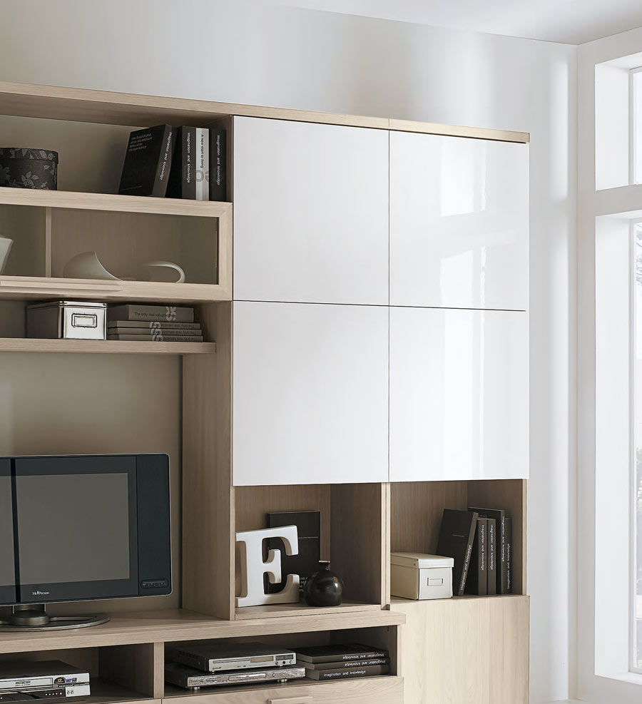 Parete attrezzata, moderna, di grandi dimensioni, finitura Olmo Perla e con frontali Bianco Lucido