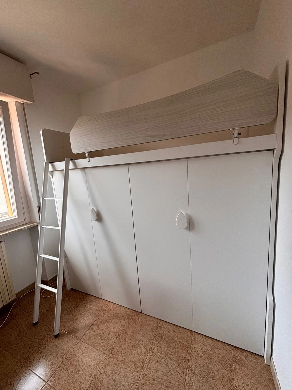 castello moderno con armadio