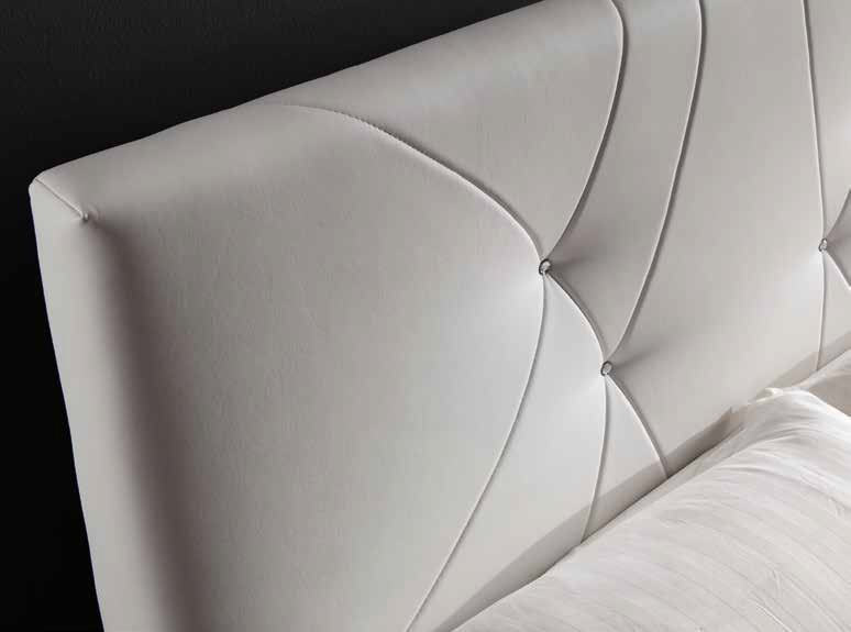 Letto matrimoniale con swarovsky contenitore, finitura ecopelle Bianca