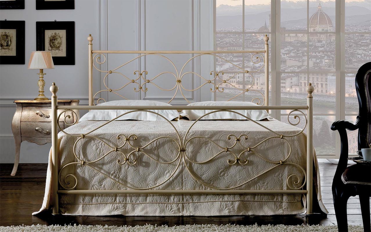 Letto matrimoniale in ferro Elettro, finitura Avorio antiquariato 