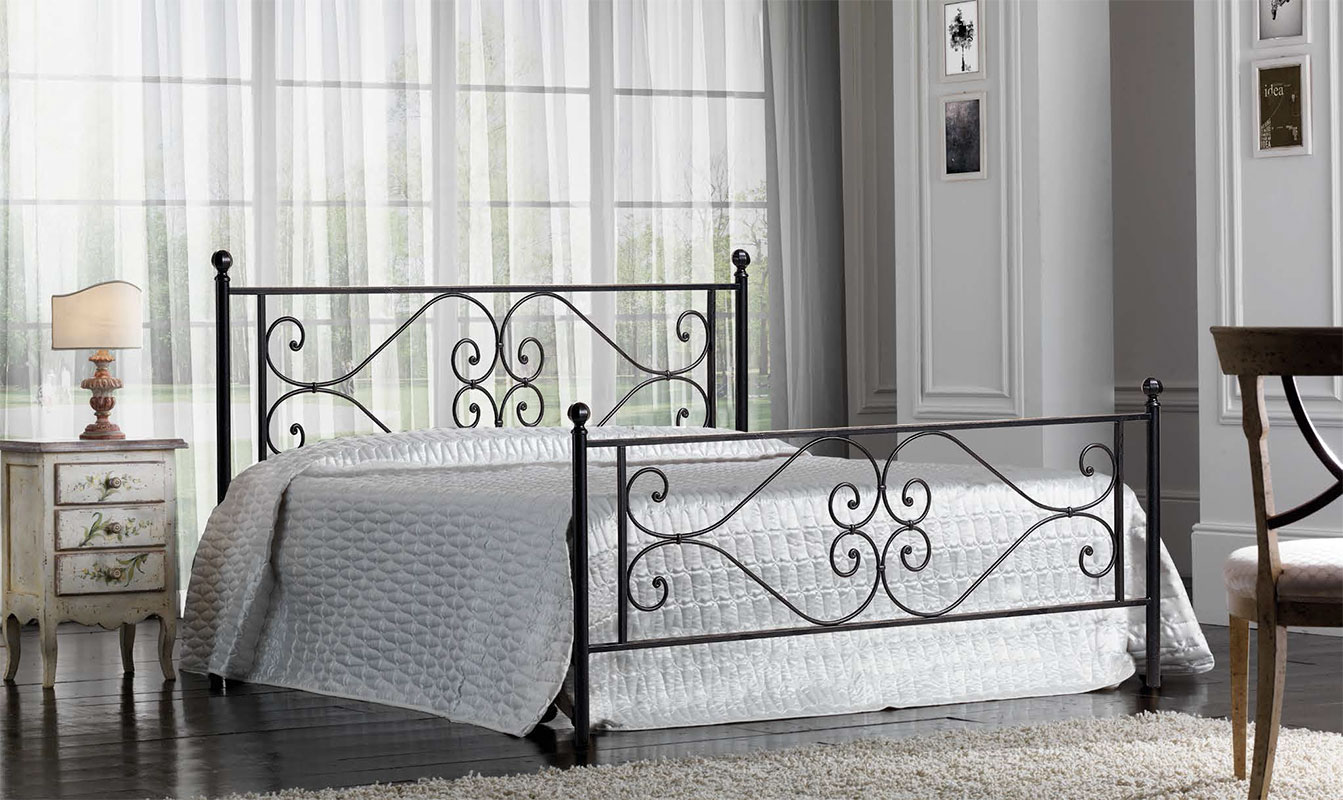 Letto matrimoniale in ferro Nak, finitura Nero grafite