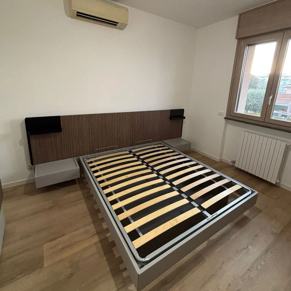 Letto matrimoniale contenitore Efeso, finitura cannettato e grigio seta