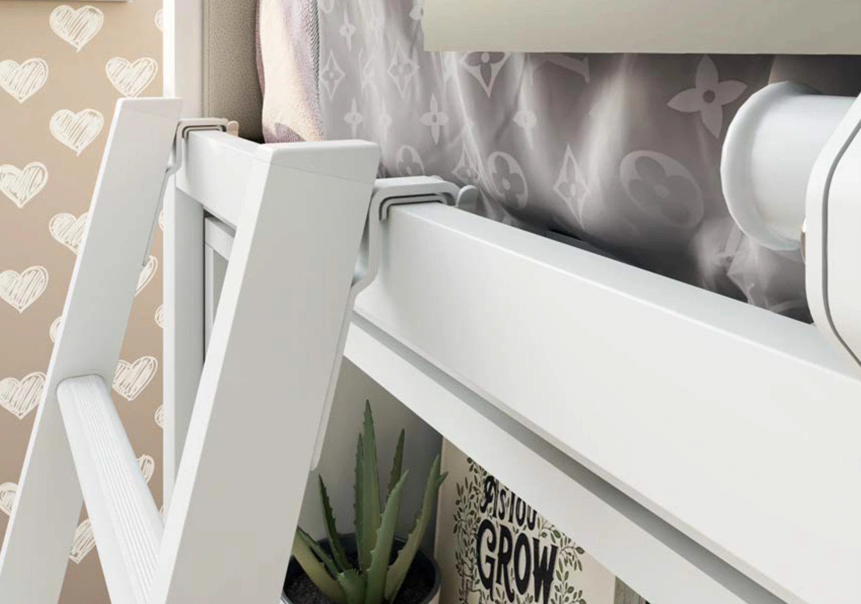 letto rosa con scaletta