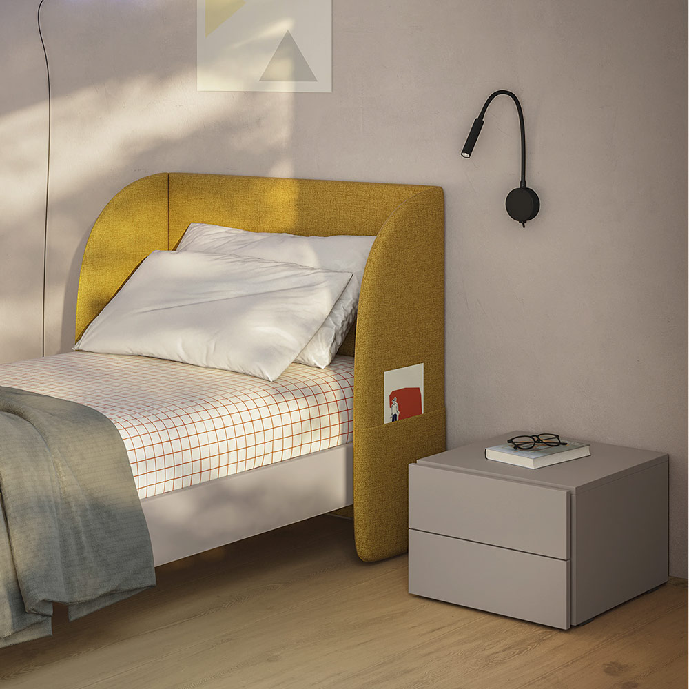 letto con testata giallo