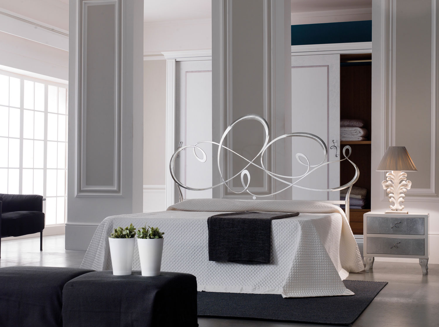 Letto matrimoniale grigio polvere in ferro